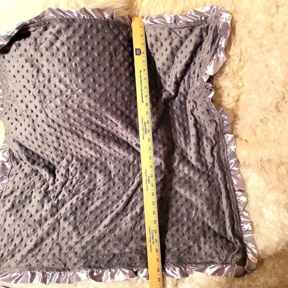 A baby blanket   - Picture 3 of 5